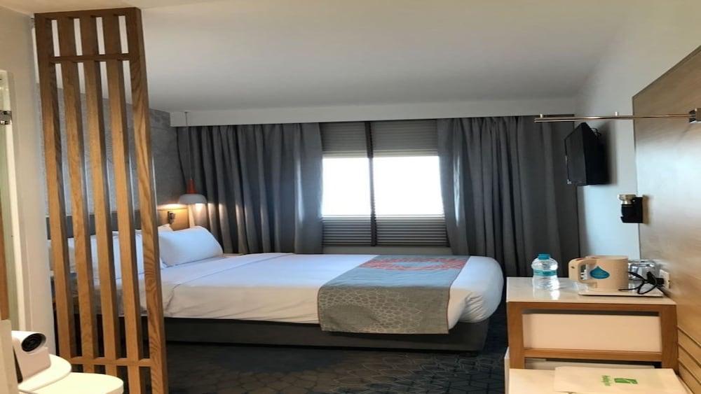 Holiday Inn Express Nashik Indira Nagar By Ihg מראה חיצוני תמונה