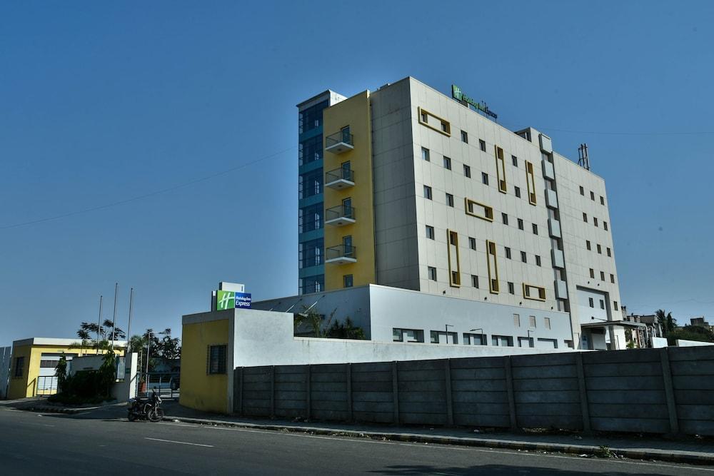 Holiday Inn Express Nashik Indira Nagar By Ihg מראה חיצוני תמונה