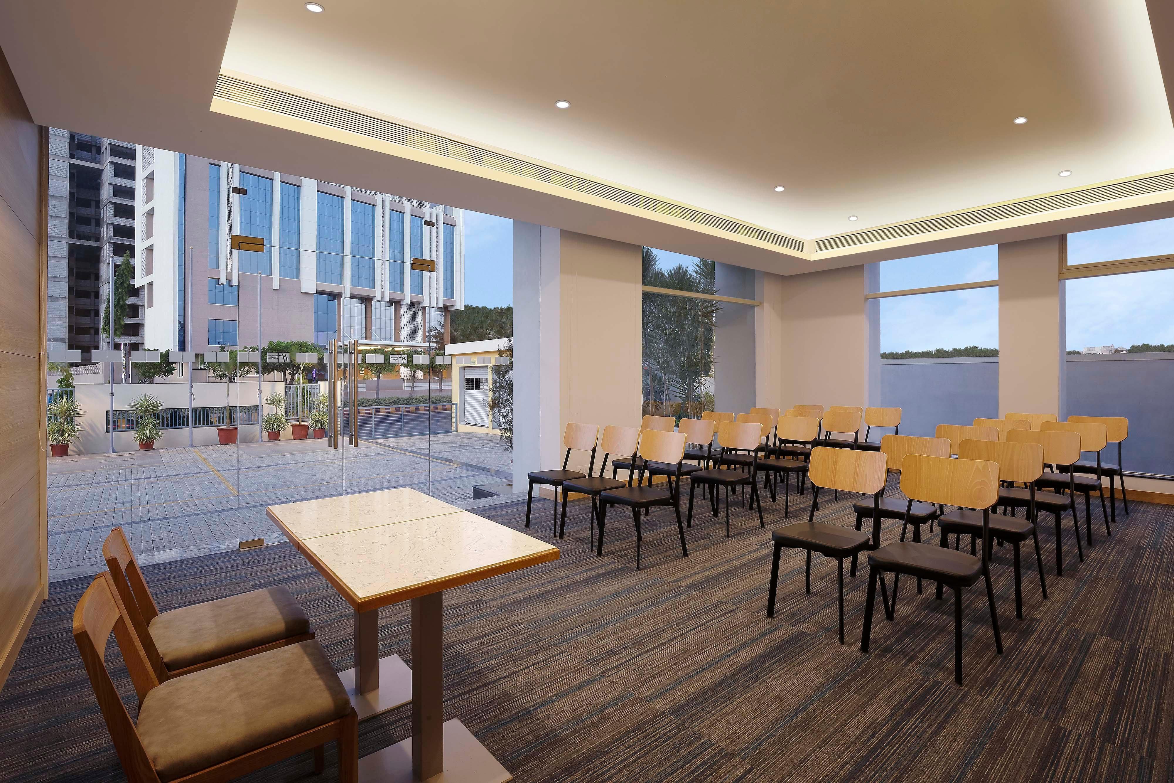 Holiday Inn Express Nashik Indira Nagar By Ihg מראה חיצוני תמונה